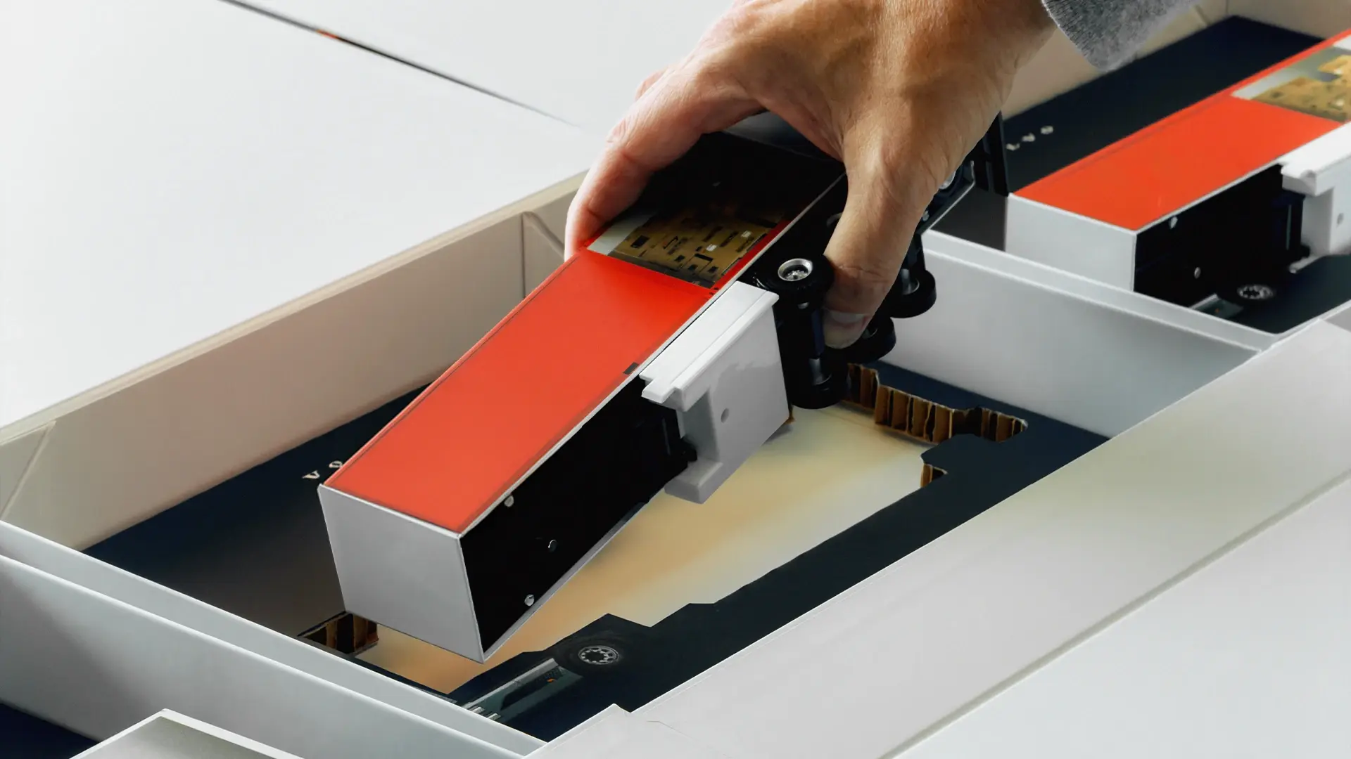 BBC2026-Cases-VT-ABM-Truck-01 (1)