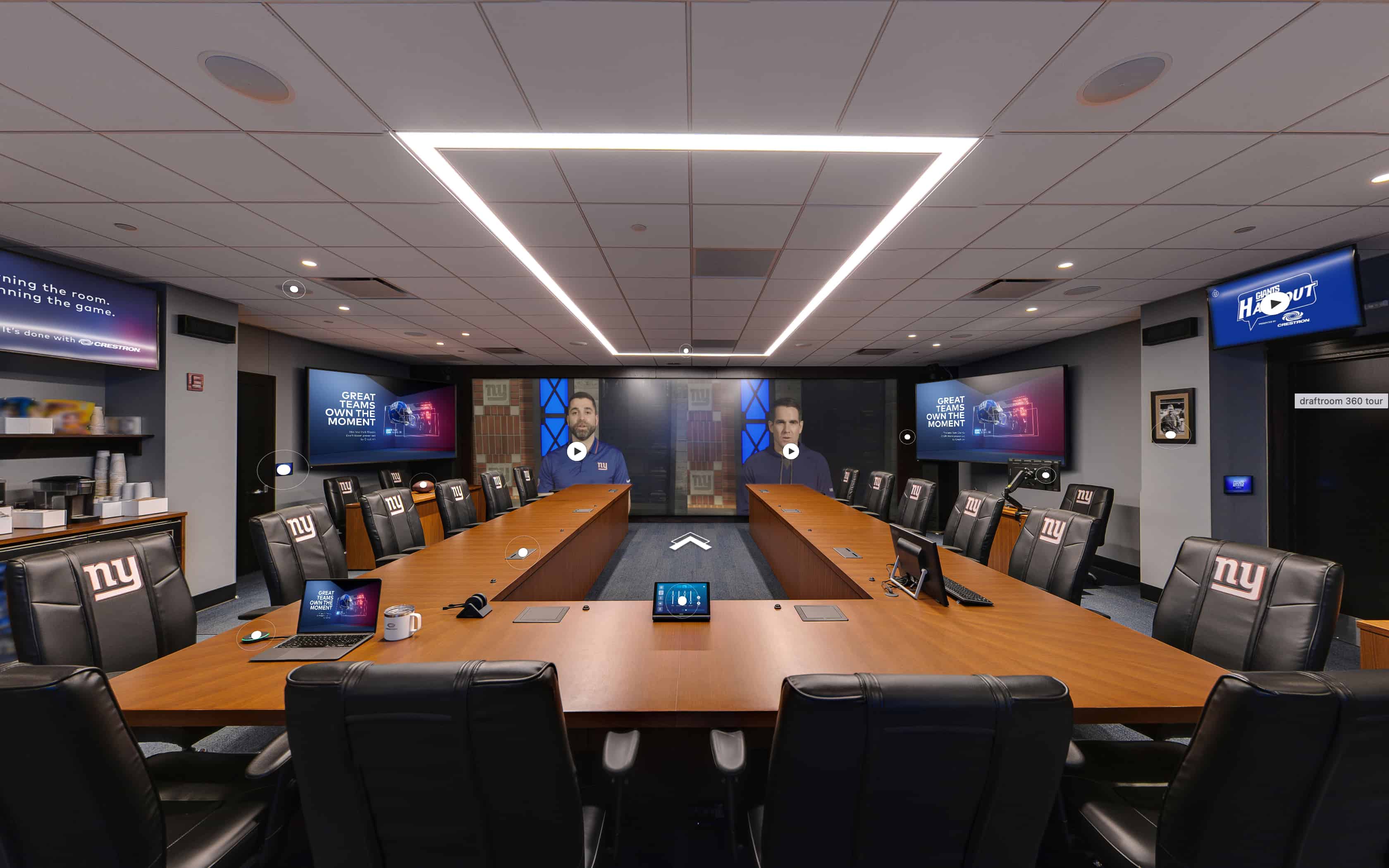 Crestron Giants 1 V2